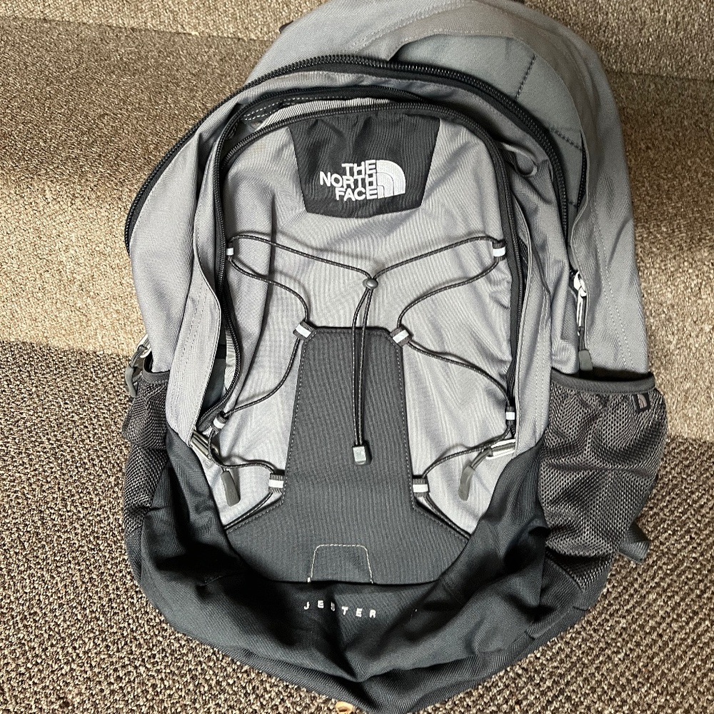 North Face Jester Backpack Bookbag UNUSED Gray